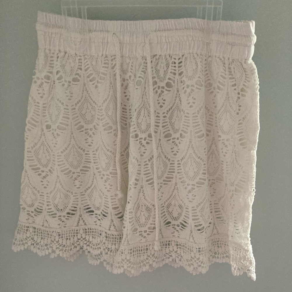 Ladies white lace shorts!